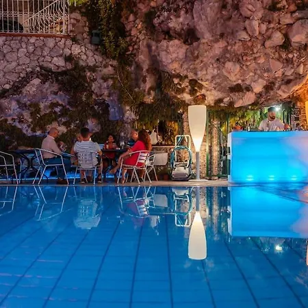 別荘 Villino Rosso