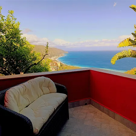 Villino Rosso タオルミーナ